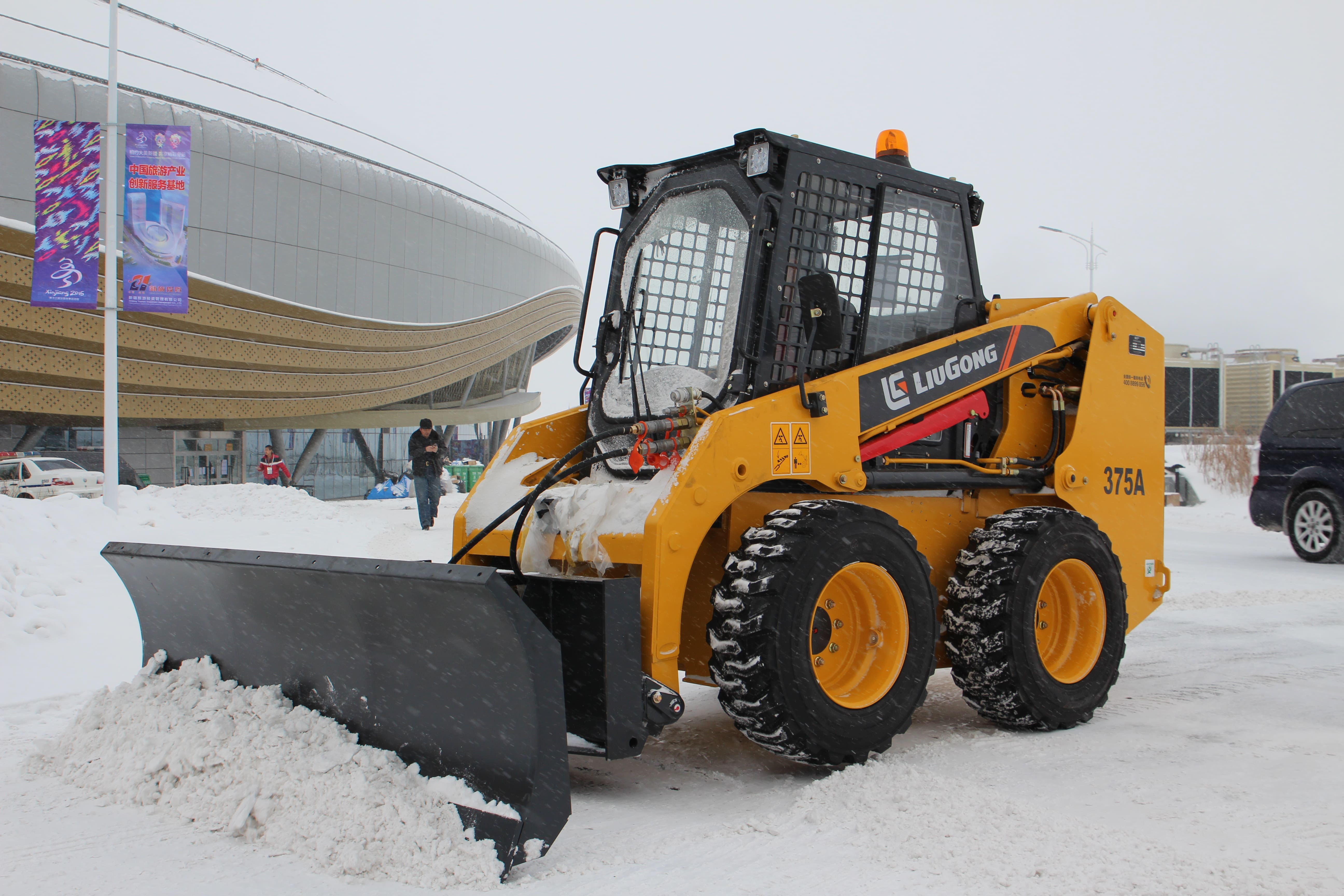 Минипогрузчик LiuGong 375A - аренда в Москве и Московской области