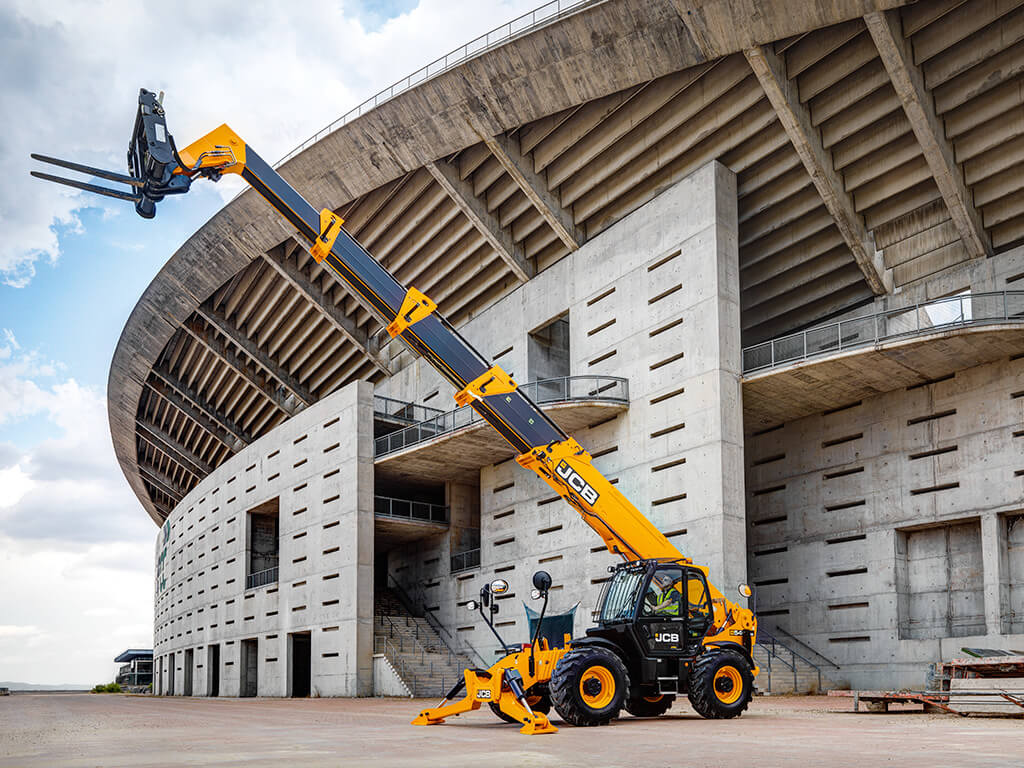 Аренда телескопического погрузчика JCB 540-200 в Москве и Московской области