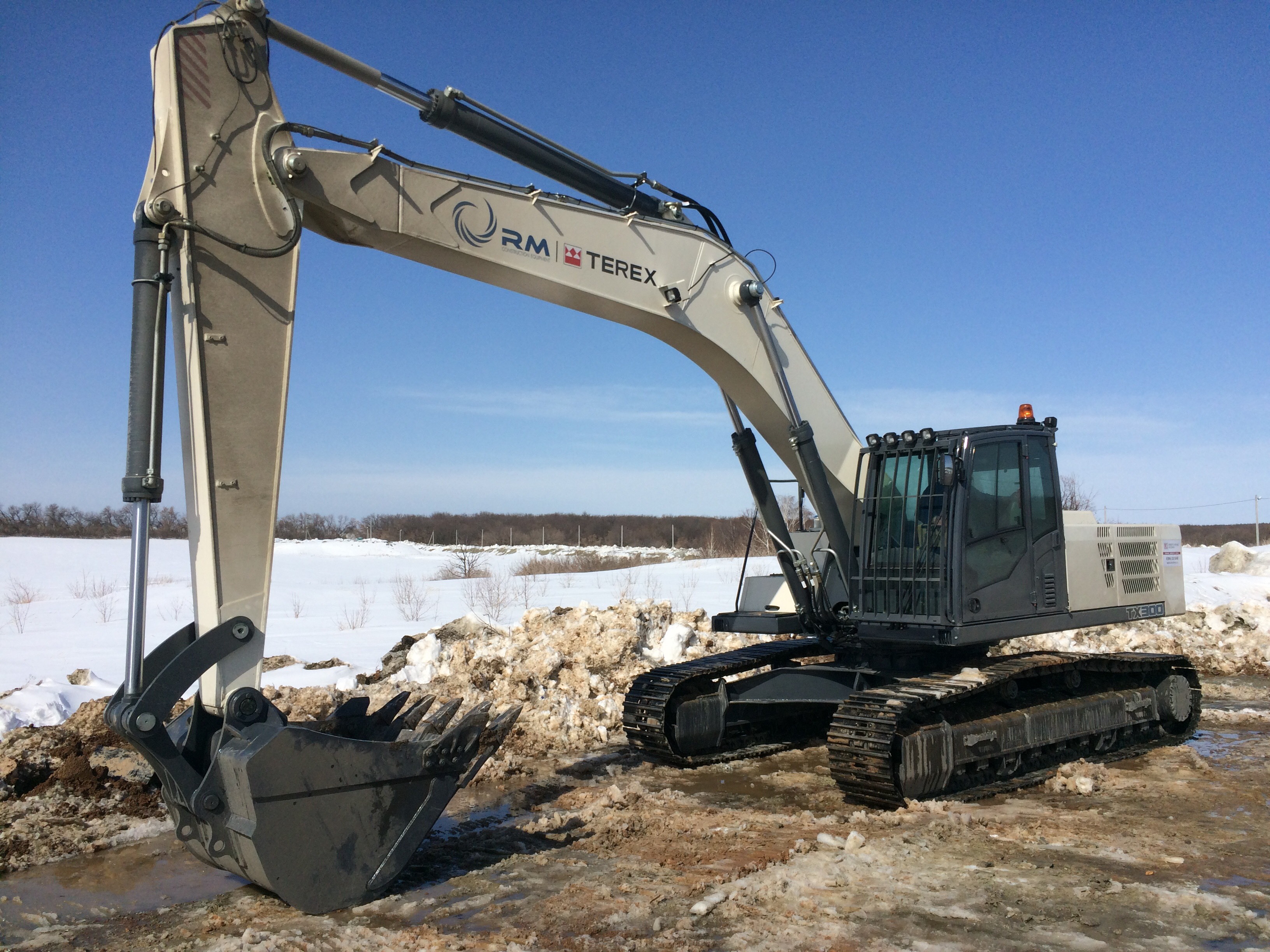 Аренда гусеничного экскаватора RM-Terex TX300LC в Москве и Московской  области